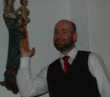 04 ..genau, das ist doch der Max --sehr HEILIG .jpg